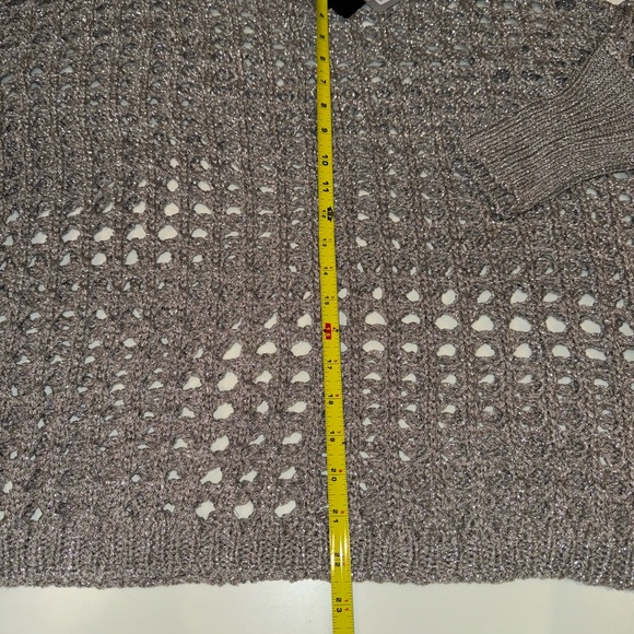 Beautiful metallic sweater - Picture 9 of 9